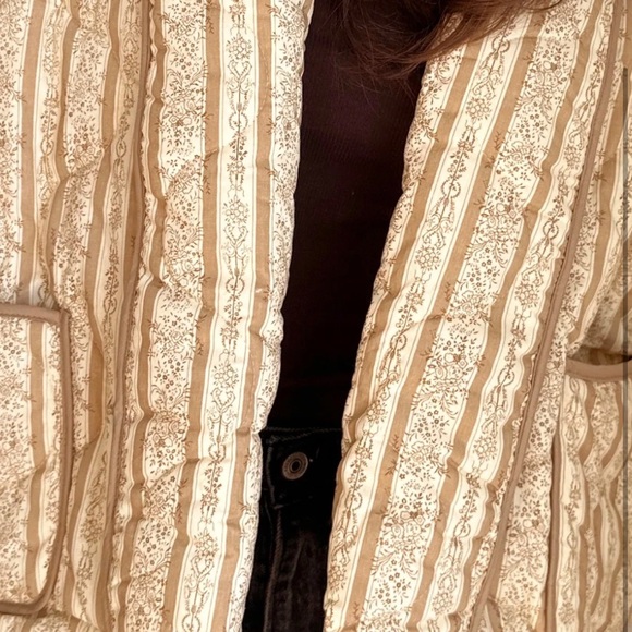 From shop your darling boutique. New. 
Brand MABLE Size M ( fits over sized) - Picture 2 of 5